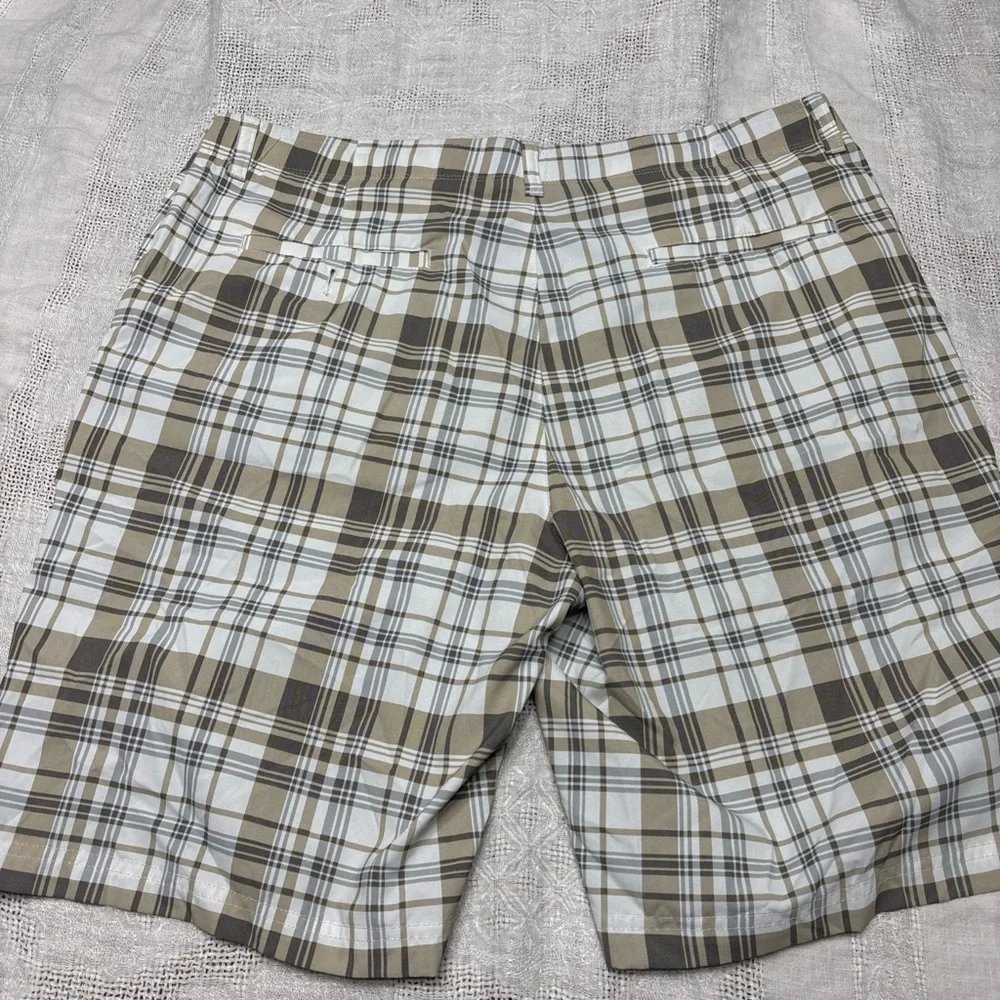 Ben Hogan golf chino Shorts Mens 38 Flat Front white Brown‎ Plaid